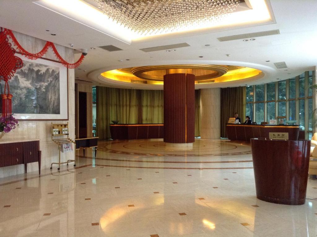 New Times Hotel Shenzhen Railway Station Exterior foto